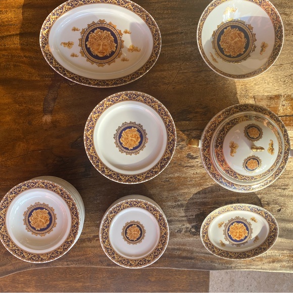 T. Limoges France Depos Porcelain Full set! Price per piece $65! - Picture 10 of 16